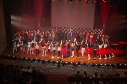 Alunos de teatro do Murialdo fazem homenagem aos palcos<!-- NICAID(14512492) -->