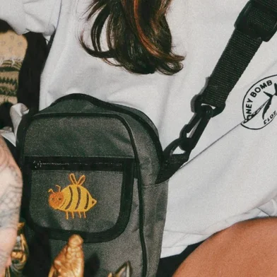 As Abelhas e o Seu Mágico Poder de Cura, nova coleção da Honey Bomb Records<!-- NICAID(14513027) -->