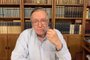 olavo de carvalho<!-- NICAID(14163962) -->