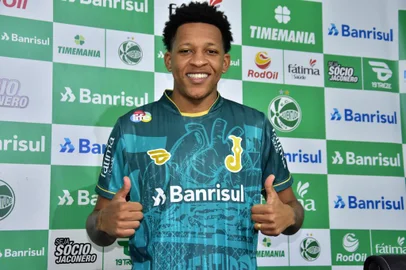 Juventude anuncia contratação de Gustavo Bochecha<!-- NICAID(14524888) -->