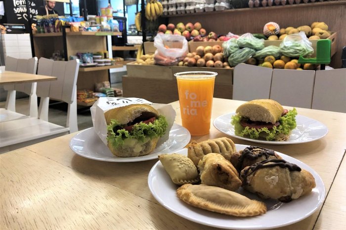 Bar temático em canoas com muita comida boa e espaço pet friendly. . .
