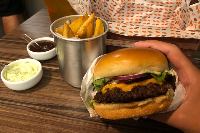 Bar temático em canoas com muita comida boa e espaço pet friendly. . .