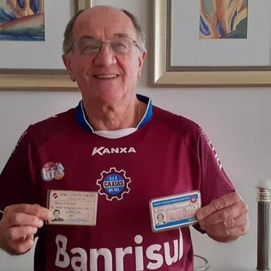 Torcedor e ex-diretor-social Sérgio Luiz Boff, que faz aniversário em 21 de junho, no mesmo dia da conquista do Campeonato Gaúcho pelo Caxias, em 21 de junho de 2000.<!-- NICAID(14527088) -->