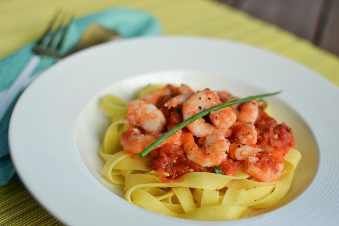 SANTA PASTA - A Melhor massa fresca, preparada na hora com o molho de sua  preferência