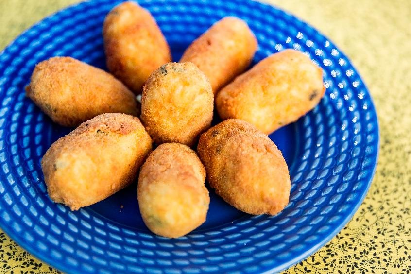 Receita de bolinho de risoto, o famoso arancini Destemperados