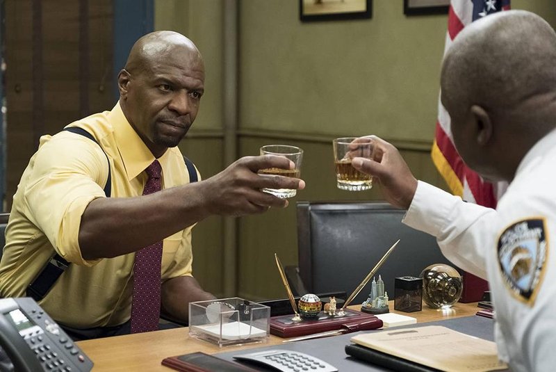 Andre Braugher and Terry Crews in Brooklyn Nine-Nine (2013)<!-- NICAID(14530396) -->