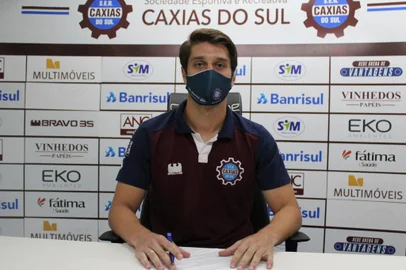 Caxias confirma renovação do volante Vidaletti<!-- NICAID(14530896) -->