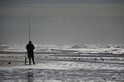  TRAMANDAÍ, RS, BRASIL - 28.06.2020 - Orla de Tramandaí fechada no inverno. (Foto: Lauro Alves/Agencia RBS)<!-- NICAID(14532881) -->