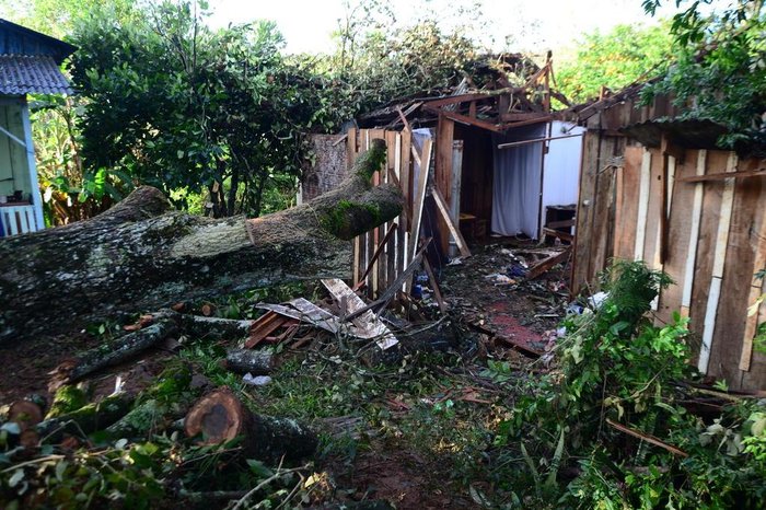 As cidades que tiveram mais danos na área urbana são Barracão, Cacique Doble, Carlos Gomes, Itatiba do Sul, Iraí e Tapejara,