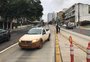 Retomada de instalação de barreiras na Protásio provoca desvios de ônibus