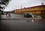 Chuva alaga ruas e provoca queda de árvores em Porto Alegre