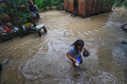  PORTO ALEGRE, RS, BRASIL - 08.07.2020 - Temporal causam transtornos no bairro Lageado, em POA. (Foto: Lauro Alves/Agencia RBS)<!-- NICAID(14540310) -->