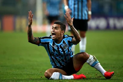  PORTO ALEGRE , RS , BRASIL , 16- 07- 2014 - Campeonato Brasileiro, 10ª Rodada - Grêmio x Goiás na Arena do Grêmio.(FOTO:FÉLIX ZUCCO/ AGENCIA RBS )Jogador Dudu Indexador: Felix Zucco<!-- NICAID(10677703) -->
