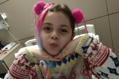 Melissa Hoffman completa sete anos nesta quarta-feira (22). Desde pequena, convive com uma doença rara que a impede de comer<!-- NICAID(14549883) -->
