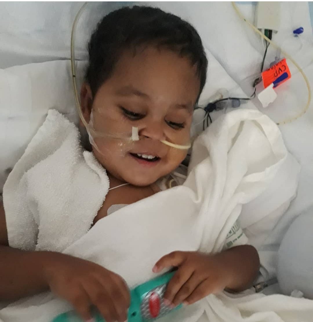 EUA: bebê brasileira com síndrome rara consegue transplante