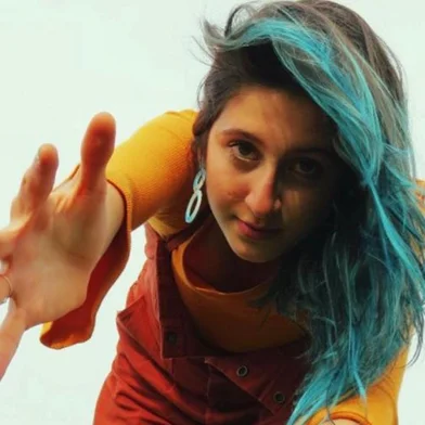 Cantora Duda Cavalheiro<!-- NICAID(14550787) -->