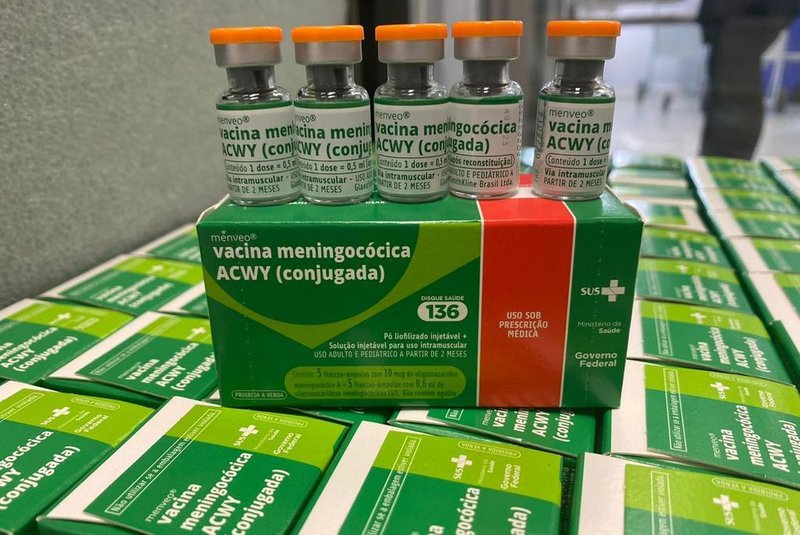 A vacina ACWY integra o Calendário Nacional de Vacinação desde março de 2020 e protege contra quatro sorotipos de meningite bacteriana, considerada o tipo mais grave da doença. O público-alvo são pré-adolescentes de 11 e 12 anos.<!-- NICAID(14552522) -->