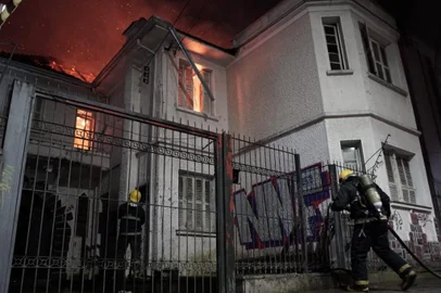 Antiga casa da família Rigotto, no bairro de Lourdes, foi incêndiada novamente.<!-- NICAID(14553352) -->
