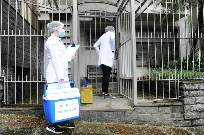 Equipes receberam recusas para ingressar em algumas casas e condomínios da Capital