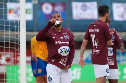 Atacante Bruninho marcou o segundo gol na vitória contra o Pelotas por 2 a 0.<!-- NICAID(14554312) -->