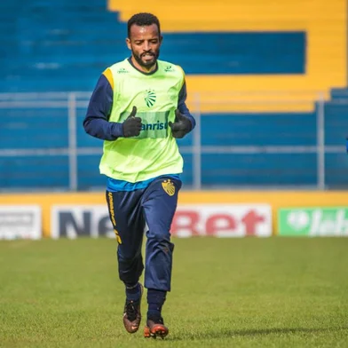 Juventude acerta contratação do lateral-esquerdo Hélder Santos, 31 anos.<!-- NICAID(14558597) -->