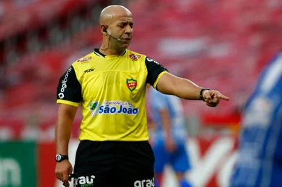  PORTO ALEGRE, RS, BRASIL, 02/08/2020- Inter x Esportivo: jogo válido pela semifinal do segundo turno do Gauchão, no estádio Beira-Rio.  Foto: Marco Favero / Agencia RBS<!-- NICAID(14558867) -->