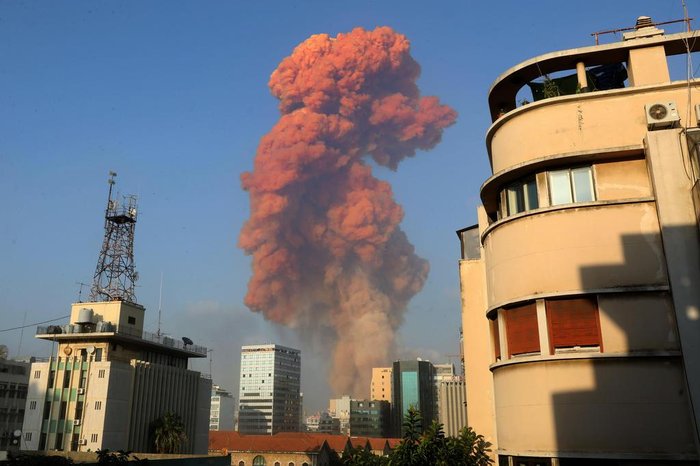 Explosão lançou grande coluna de fumaça sobre a cidade