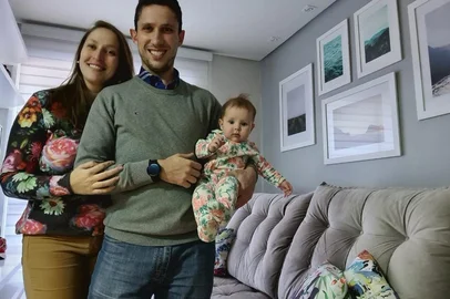  Com o nascimento de sua filha Olívia e com a implementação do teletrabalho na empresa, o coordenador de importação Guilherme Giordani, 31, percebeu a necessidade de mudar de moradia durante a pandemia.<!-- NICAID(14562145) -->