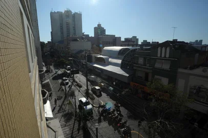  CAXIAS DO SUL, RS, BRASIL 15/09/2015Avenida Júlio de Castilhos no centro de Caxias do Sul. (Felipe Nyland/Agência RBS)Indexador: Felipe Nyland                   <!-- NICAID(11686366) -->