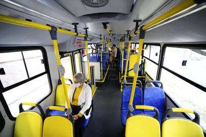  PORTO ALEGRE,RS,BRASIL.2020,08,07.Novos ônibus da Carris,e passageiros aprovam os novos ônibus.(RONALDO BERNARDI/AGENCIA RBS).