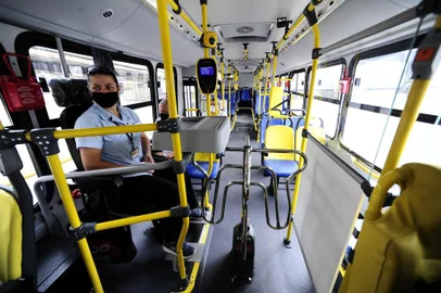  PORTO ALEGRE,RS,BRASIL.2020,08,07.Novos ônibus da Carris,e passageiros aprovam os novos ônibus.Na foto.Leonel Rodrigues.(RONALDO BERNARDI/AGENCIA RBS).