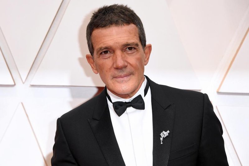 92nd Annual Academy Awards - ArrivalsSpaniard actor Antonio Banderas arrives for the 92nd Oscars at the Dolby Theatre in Hollywood, California on February 9, 2020. (Photo by Robyn Beck / AFP)Editoria: ACELocal: HollywoodIndexador: ROBYN BECKSecao: cinema industryFonte: AFPFotógrafo: STF<!-- NICAID(14413618) -->