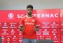 Apresentado no Inter, Lucas Ribeiro garante: "Estou preparado para jogar"