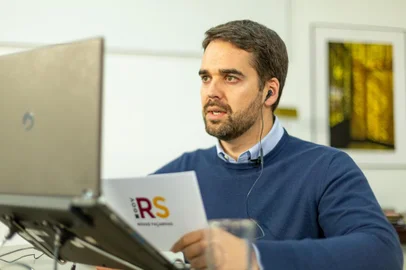 Eduardo leite trata da volta ás aulas<!-- NICAID(14567281) -->