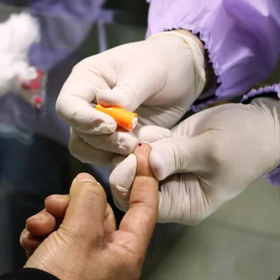  A Secretaria Municipal da Saúde de Caxias do Sul iniciou nesta terça-feira (28) a aplicação de testes rápidos para identificar a presença da Covid-19 em profissionais e residentes nas clínicas psiquiátricas que possuem convênio com a Prefeitura.<!-- NICAID(14556215) -->