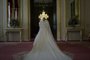 Emma Corrin aparece no teaser da quarta temporada de The Crown como a jovem princesa Diana<!-- NICAID(14572411) -->