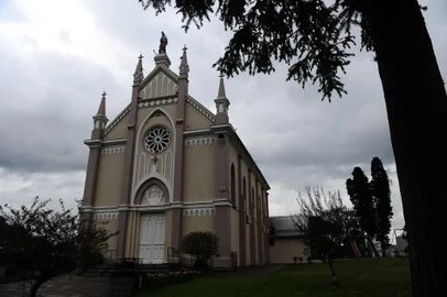 CAXIAS DO SUL, RS, BRASIL, 08/08/2020. Igreja Santa Catarina, localizada no bairro Santa Catarina. Foto para a série ¿Morador Raiz¿, que já recordou de locais, personagens e histórias típicas de cada bairro. (Porthus Junior/Agência RBS)<!-- NICAID(14571068) -->