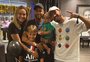 Neymar e Carol Dantas se encontram em Paris para celebrar aniversário do filho