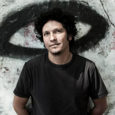 Yanto Laitano, YANTUX<!-- NICAID(13305989) -->