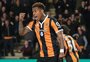Como foram as estreias de Abel Hernández ao longo da carreira
