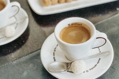 café