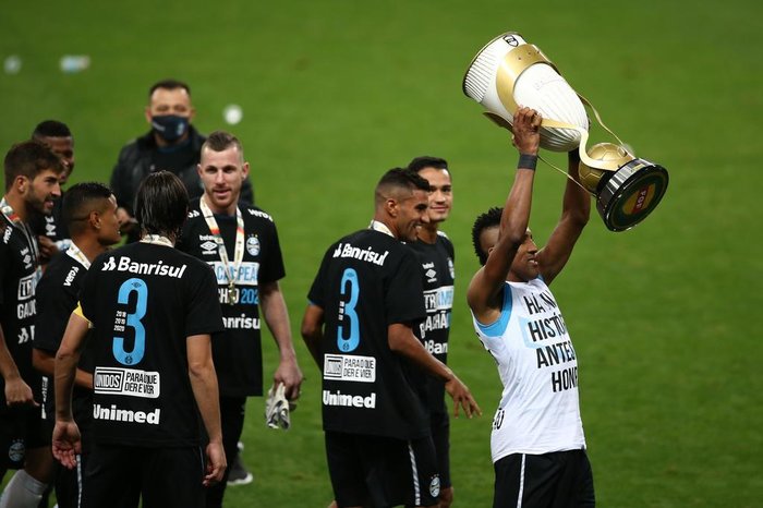 #TRIntaenove - Veja os bastidores e a comemoração do título gaúcho do Grêmio