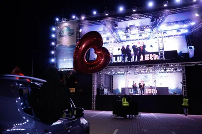  PORTO ALEGRE, RS, BRASIL - 20.08.2020 - Luana vai fazer 15 anos e ganhar uma festa de aniversário num drive-in. Será das 19h às 21h e os convidados vão permanecer na sessão de cinema pós-evento. O filme será Minha Mãe é Uma Peça 3. (Foto: Marco Favero/Agencia RBS)<!-- NICAID(14573145) -->