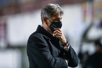 Gremio x CaxiasRS - FUTEBOL/GAUCHAo 2020 /GREMIO X CAXIAS - ESPORTES - Lance da partida entre Caxias  e Gremio disputada na noite desta quarta-feira, no estadio CentenÃ¡rio, em Caxias do Sul, valida pela primeira partida da grande final do Campeonato  Gaucho 2020. FOTO: LUCAS UEBEL/GREMIO FBPAEditoria: SPOIndexador: Lucas UebelSecao: futebolFonte: Gremio.netFotógrafo: Gremio x Caxias