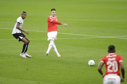  PORTO ALEGRE, RS, BRASIL - 10.09.2020 - Inter e Ceará se enfrentam no Beira-Rio pelo Campeonato Brasileiro 2020. (Foto: Isadora Neumann/Agencia RBS)<!-- NICAID(14589466) -->