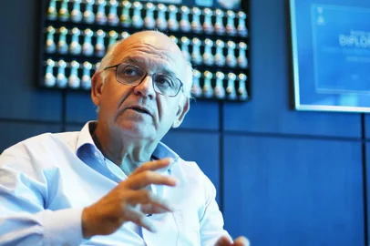  PORTO ALEGRE, RS, BRASIL, 12-12-2018: Entrevista com o presidente do Grêmio, Romildo Bolzan Júnior, em sua sala na Arena (FOTO FÉLIX ZUCCO/AGÊNCIA RBS, Editoria de Esportes).<!-- NICAID(13873004) -->