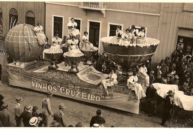 *** Vinhos Cruzeiro-RRigon ***Vinhos Cruzeiro. Vinícola Luiz Michielon participa do corso da Festa da Uva de 1932. Publicada na Seção Memória de 18 dezembro de 2007. Fonte: Divulgação Fotógrafo: Geremia<!-- NICAID(68745) -->