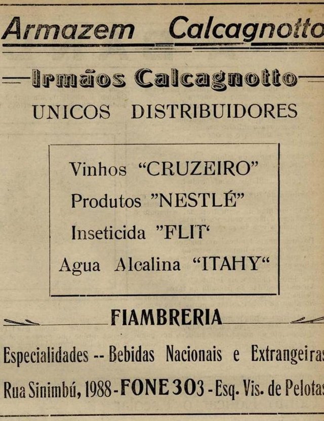 Anúncio do Armazém Calcagnotto publicado no jornal O Momento de 31 de agosto de 1942, destacando os Vinhos Cruzeiro, produzidos pela Vinícola Luiz Michielon.<!-- NICAID(14590887) -->