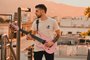 Guitarrista caxiense Felipe Nothen acaba de lançar seu primeiro single instrumental, Gravity, e assinar patrocínio com a Legator Guitars, maior marca de guitarras do mundo.<!-- NICAID(14592599) -->