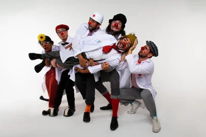 Palhaços caxienses que formam o grupo Médicos do Sorriso são destaque na série A Arte Não Para, do Sete Dias.<!-- NICAID(14593336) -->